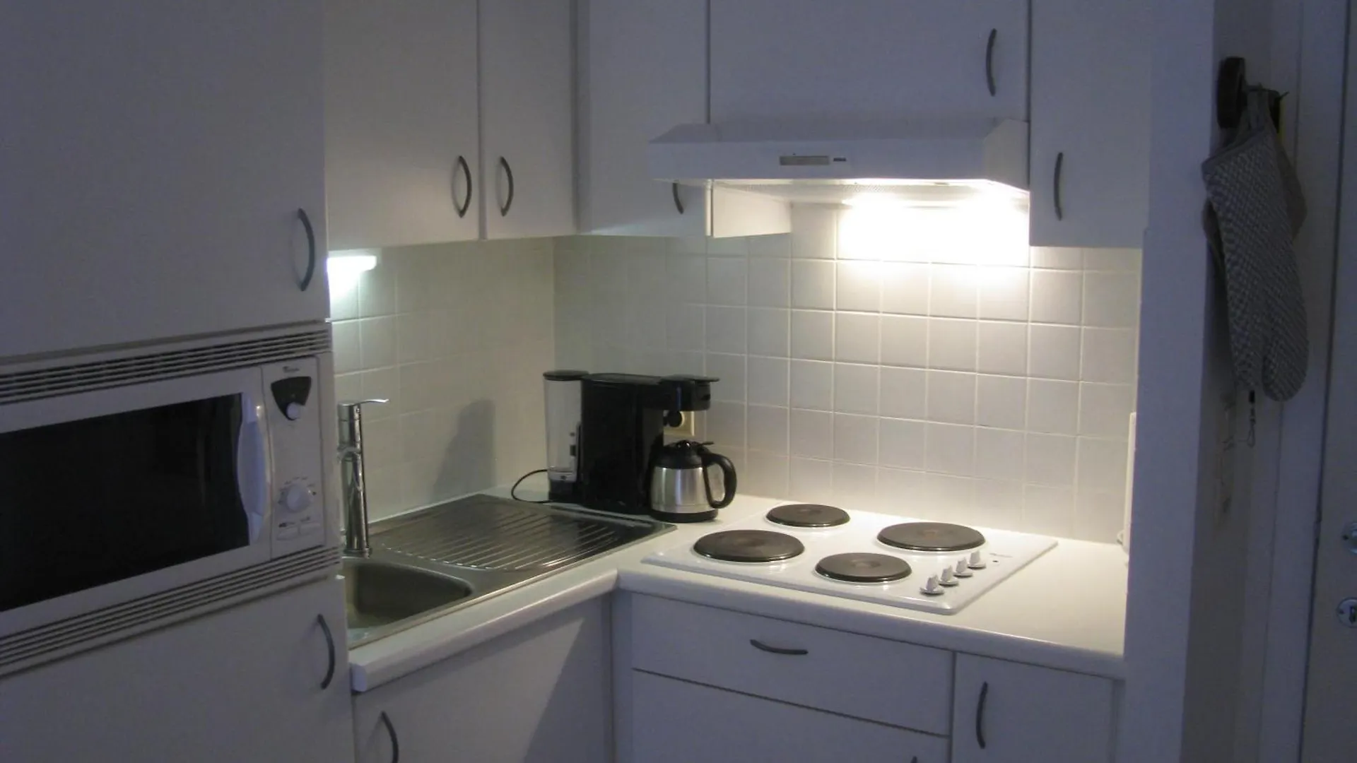 Zeezicht XVII - Modern Apartment With Terrace, View On Pool T53 Ostend Belgium